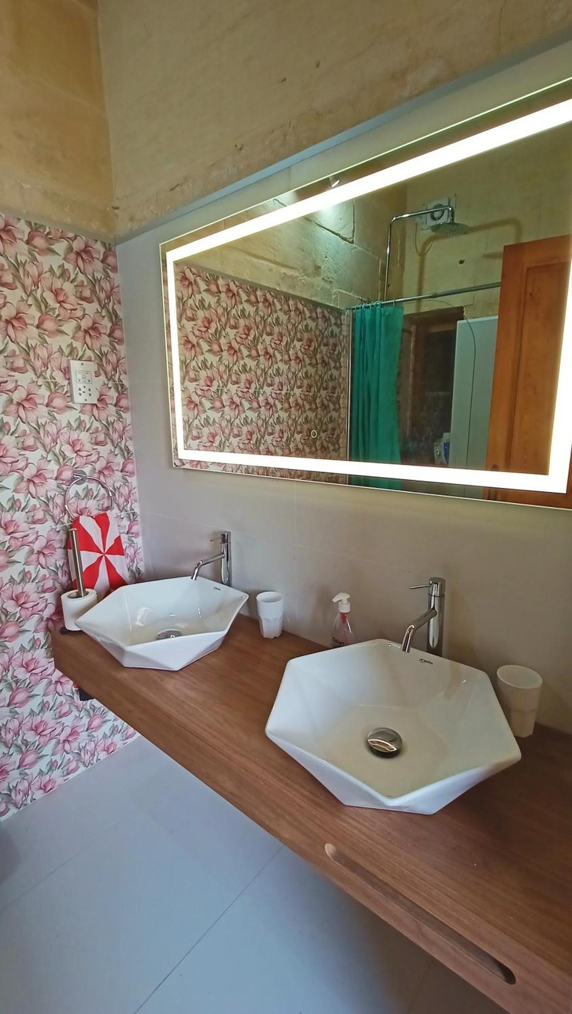 Arthome - Guest Rooms Għarb Eksteriør bilde